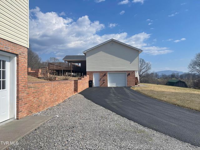 496 Glade Hill Drive, Lebanon, VA 24266