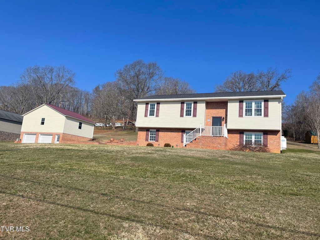 496 Glade Hill Drive, Lebanon, VA 24266