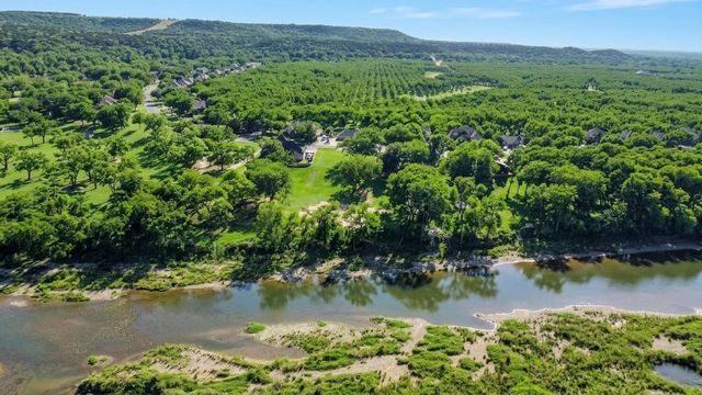 8820 Ravenswood Road, Granbury, TX 76049