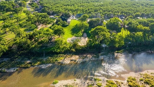 8820 Ravenswood Road, Granbury, TX 76049
