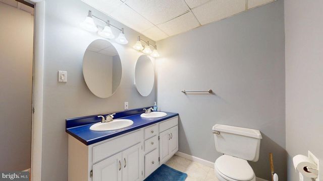 208 INDIANA AVE, Shenandoah, PA 17976