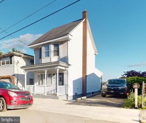 208 INDIANA AVE, Shenandoah, PA 17976
