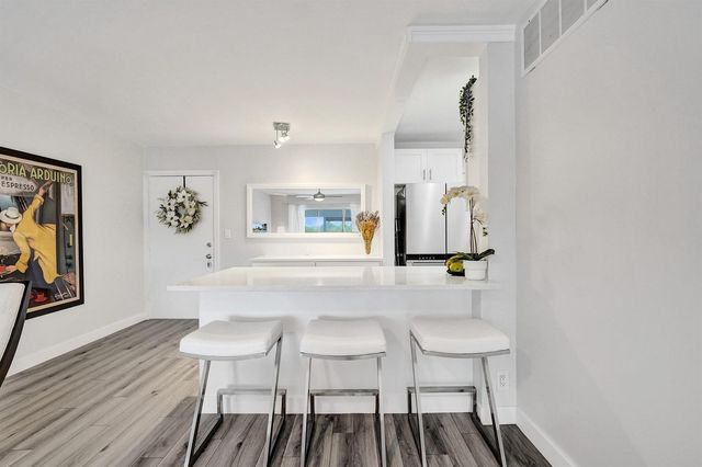 3040 NE 16th Avenue A405, Oakland Park, FL 33334