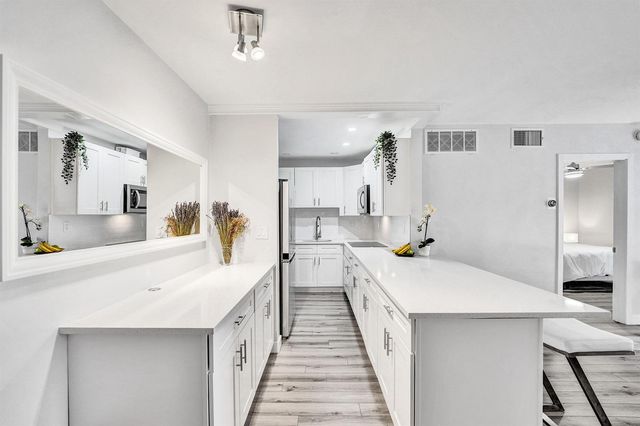 3040 NE 16th Avenue A405, Oakland Park, FL 33334