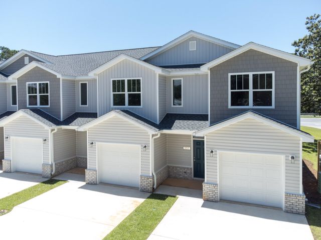 959 Skylark Road, Mary Esther, FL 32569