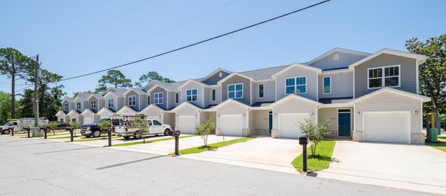 959 Skylark Road, Mary Esther, FL 32569