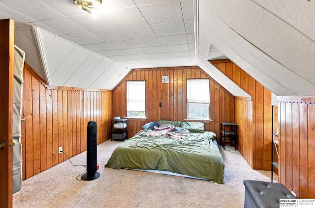 5515 Pierce Street, Omaha, NE 68106