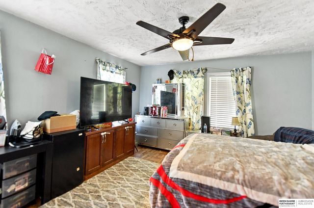 5515 Pierce Street, Omaha, NE 68106