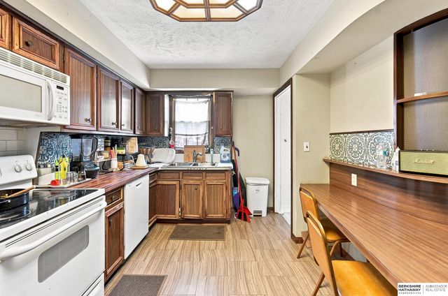 5515 Pierce Street, Omaha, NE 68106
