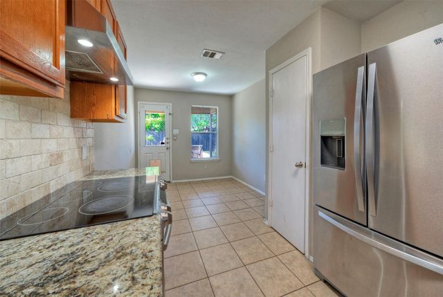 913 Dexter DR, Leander, TX 78641