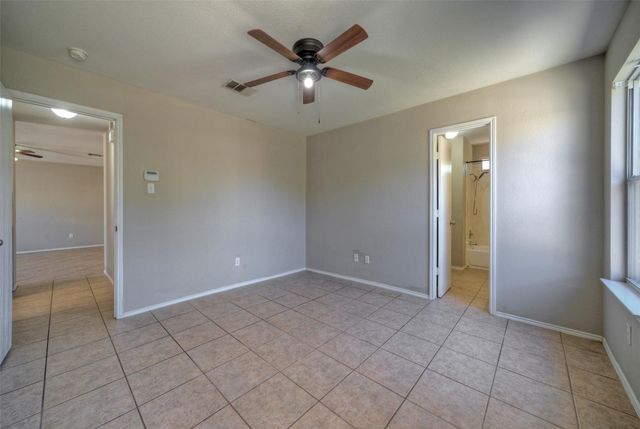 913 Dexter DR, Leander, TX 78641