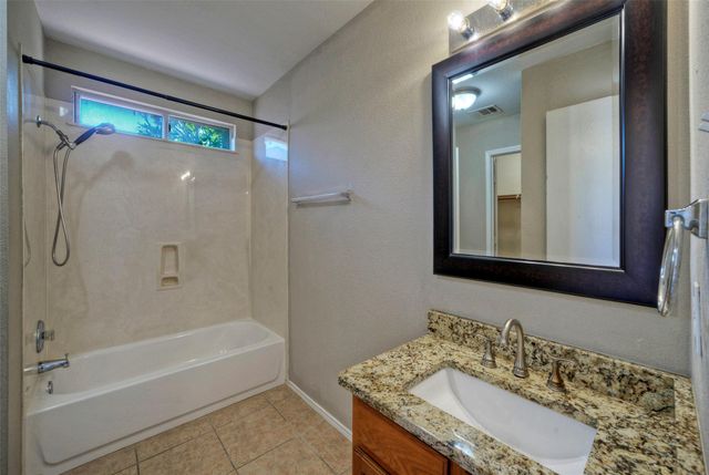 913 Dexter DR, Leander, TX 78641