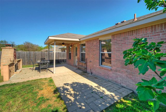 913 Dexter DR, Leander, TX 78641