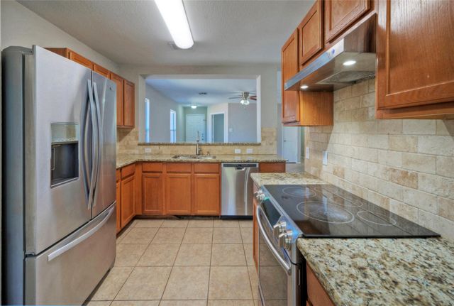 913 Dexter DR, Leander, TX 78641