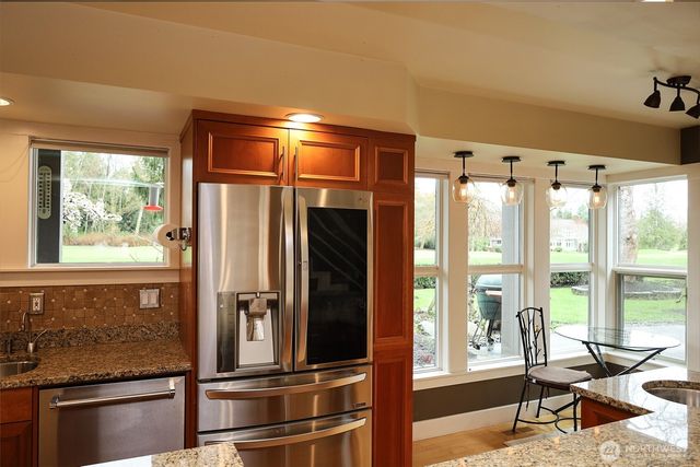 8777 Goshawk Road, Blaine, WA 98230