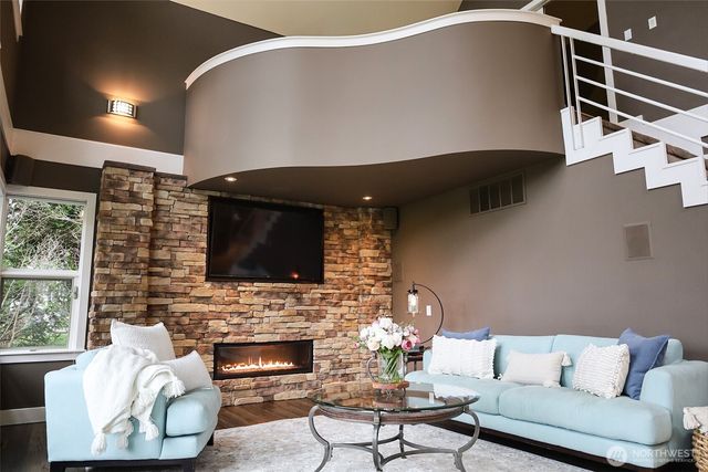 8777 Goshawk Road, Blaine, WA 98230