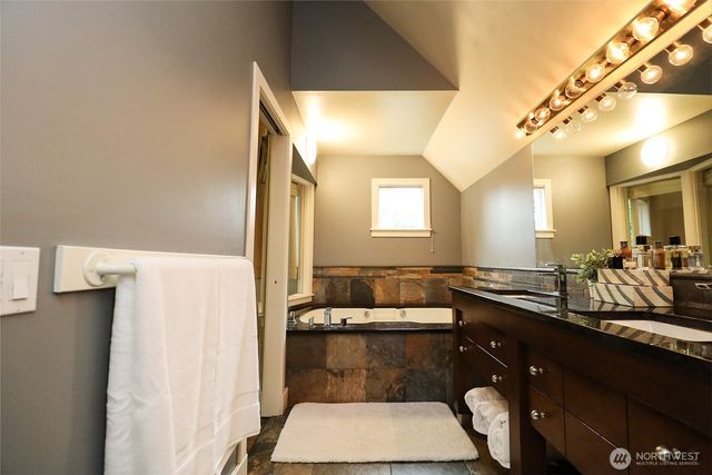 8777 Goshawk Road, Blaine, WA 98230