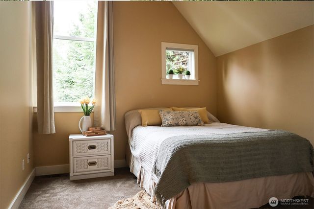 8777 Goshawk Road, Blaine, WA 98230