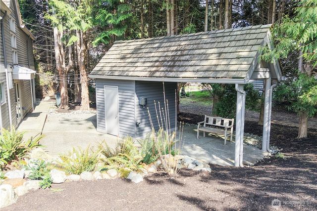 8777 Goshawk Road, Blaine, WA 98230