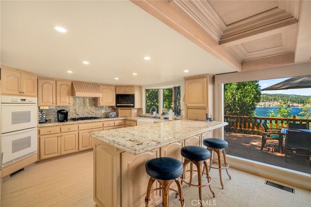 316 John Muir, Lake Arrowhead, CA 92352