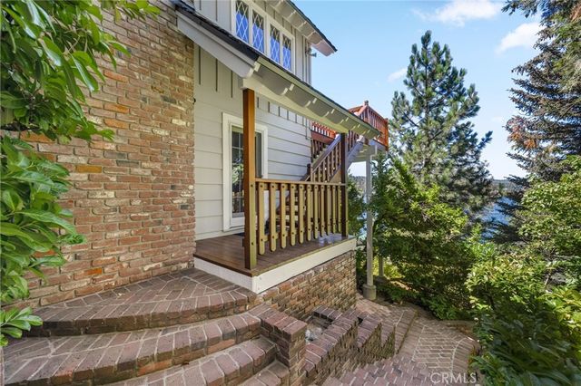 316 John Muir, Lake Arrowhead, CA 92352