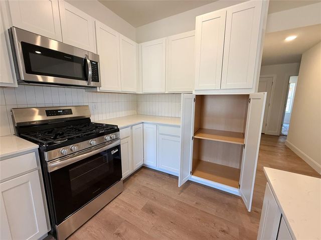 21240 SE 31st Street, Harrah, OK 73045