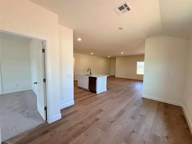 21240 SE 31st Street, Harrah, OK 73045