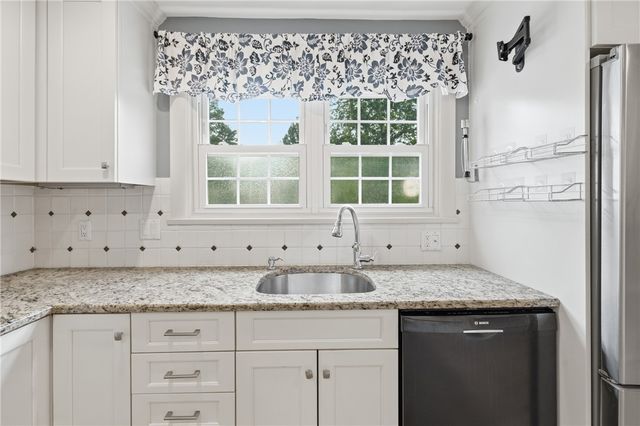 1288 Newman Avenue, Seekonk, MA 02771