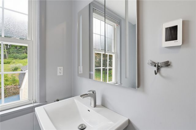 1288 Newman Avenue, Seekonk, MA 02771