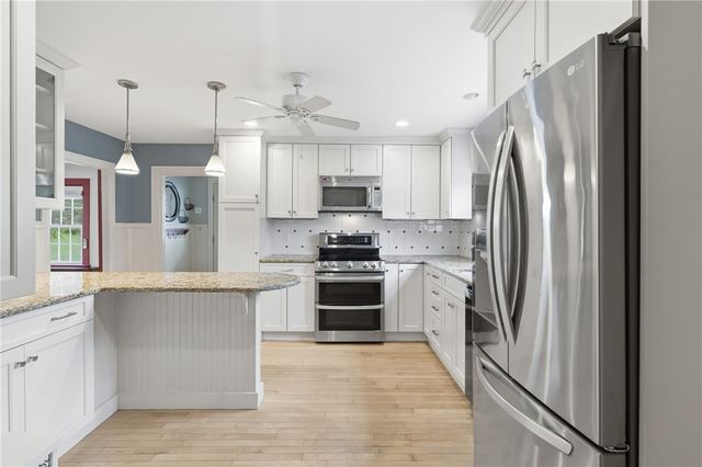 1288 Newman Avenue, Seekonk, MA 02771
