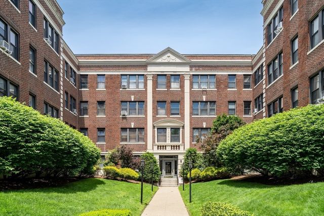 141 Englewood Ave 23, Boston, MA 02135