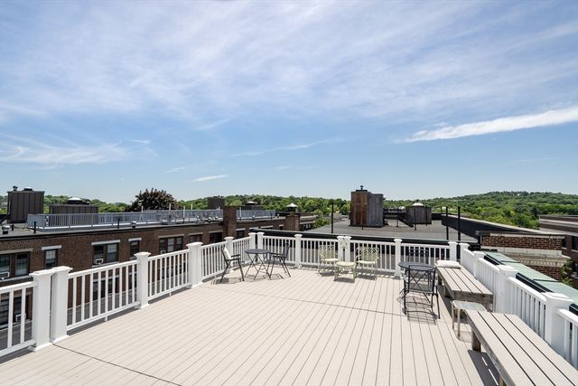 141 Englewood Ave 23, Boston, MA 02135