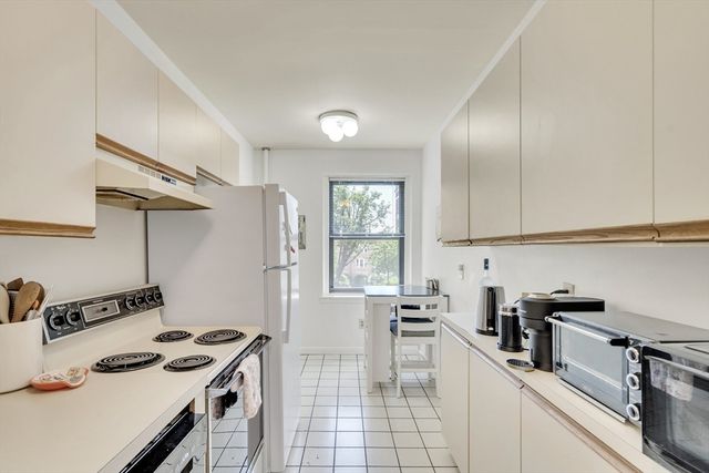 141 Englewood Ave 23, Boston, MA 02135