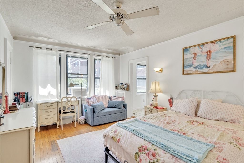 141 Englewood Ave 23, Boston, MA 02135