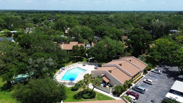 2446 CLUBHOUSE CIRCLE 202, Sarasota, FL 34232