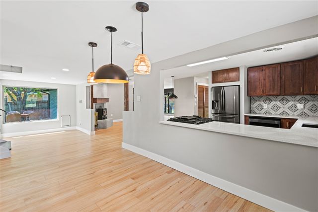 307 Dickey Drive, Euless, TX 76040