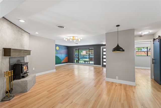 307 Dickey Drive, Euless, TX 76040