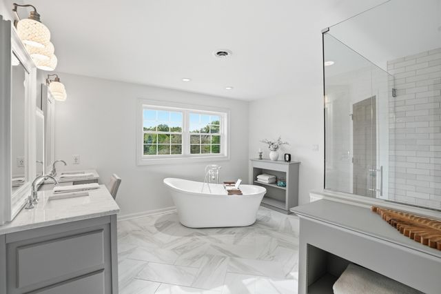 13741 Jennings Lane, Crown Point, IN 46307
