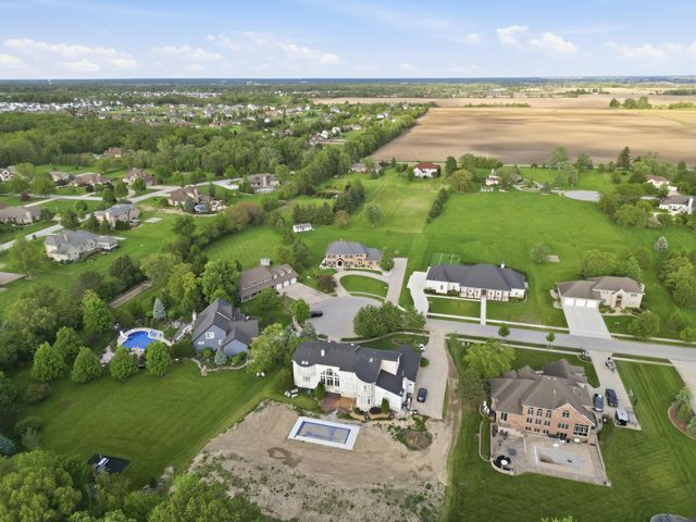 13741 Jennings Lane, Crown Point, IN 46307