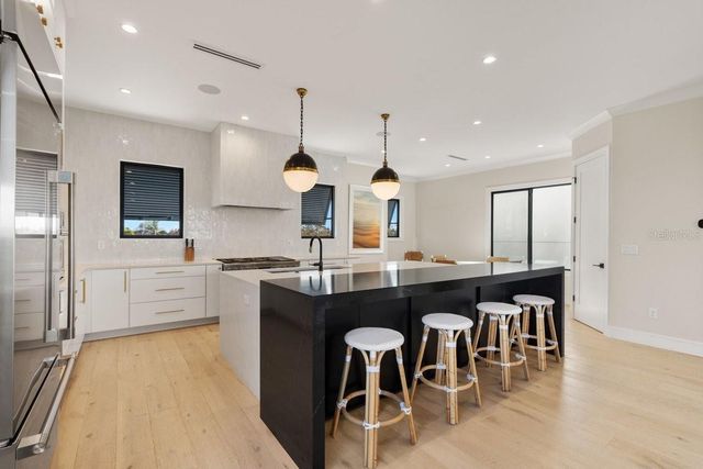 552 S PENINSULA AVENUE, New Smyrna Beach, FL 32169