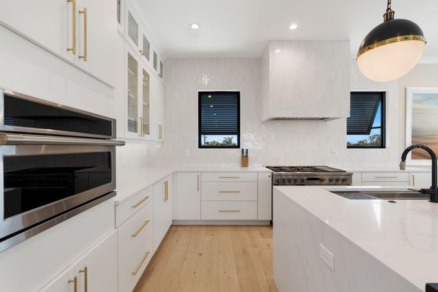 552 S PENINSULA AVENUE, New Smyrna Beach, FL 32169