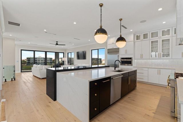 552 S PENINSULA AVENUE, New Smyrna Beach, FL 32169