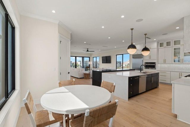 552 S PENINSULA AVENUE, New Smyrna Beach, FL 32169