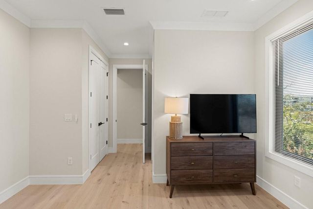 552 S PENINSULA AVENUE, New Smyrna Beach, FL 32169