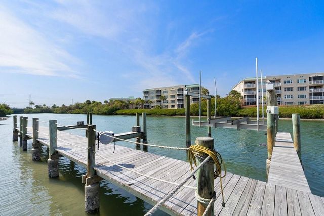 552 S PENINSULA AVENUE, New Smyrna Beach, FL 32169