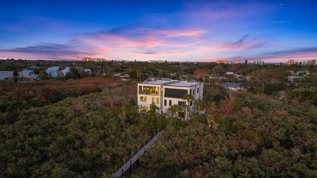 552 S PENINSULA AVENUE, New Smyrna Beach, FL 32169