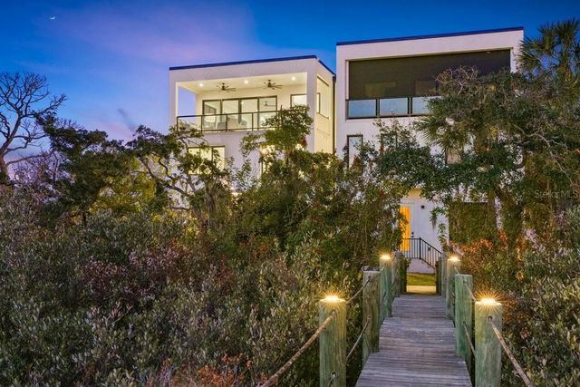 552 S PENINSULA AVENUE, New Smyrna Beach, FL 32169