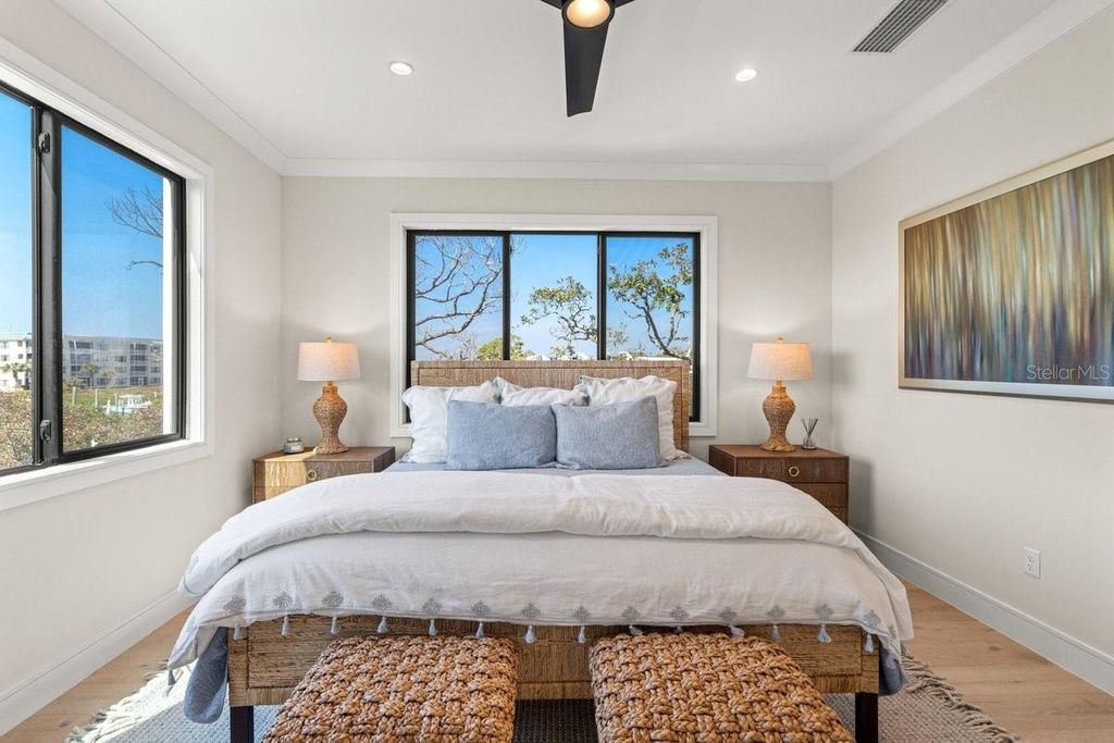 Image 31 of property listing at 552 S PENINSULA AVENUE, New Smyrna Beach, FL 32169