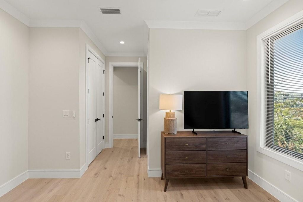 Image 44 of property listing at 552 S PENINSULA AVENUE, New Smyrna Beach, FL 32169