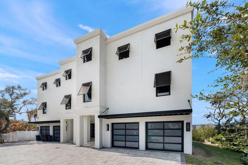 Image 63 of property listing at 552 S PENINSULA AVENUE, New Smyrna Beach, FL 32169